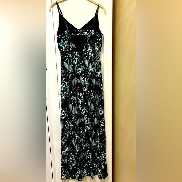 Dynamite Women’s Maxi Dress with Tropical Design - Picture 4 of 6